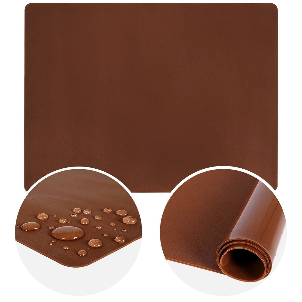 Silicone baking mat: Minimal flour, easy storage