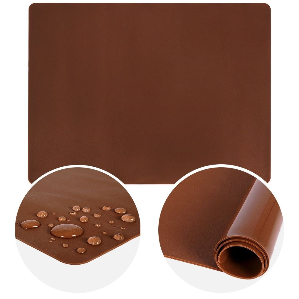 Silicone baking mat: Minimal flour, easy storage, roll/fold