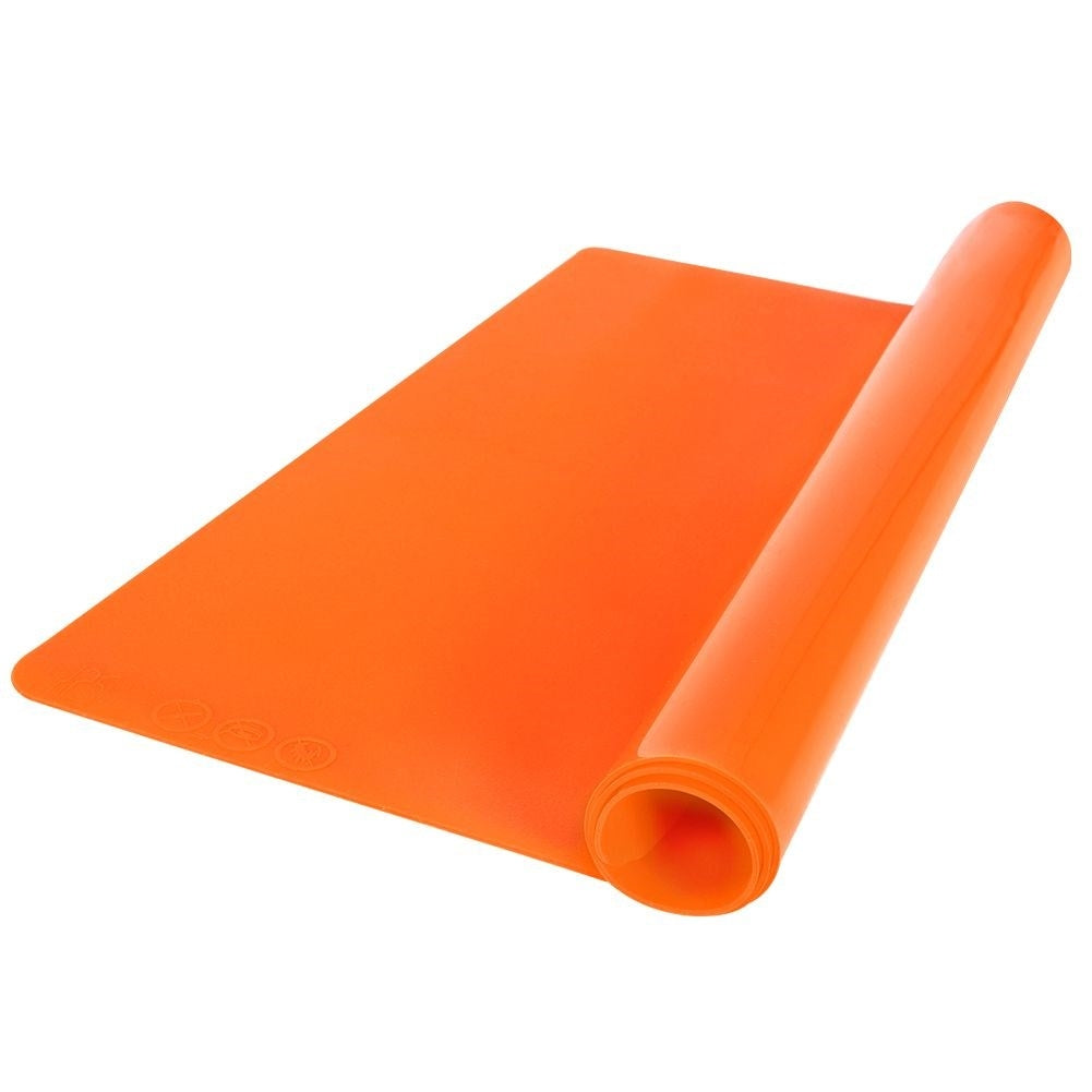 Silicone baking mat: Minimal flour, easy to store