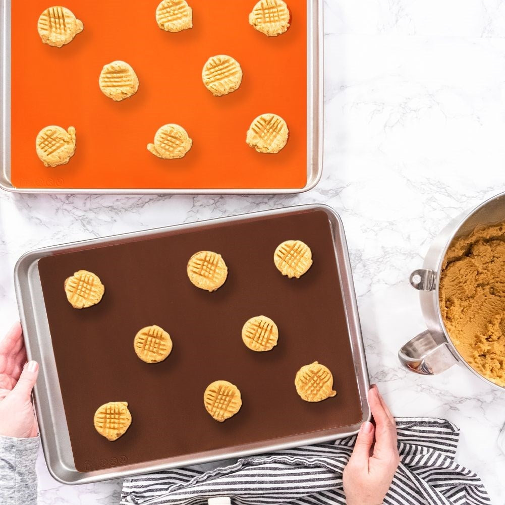 Silicone baking mat - Smooth, space-saving and easy baking
