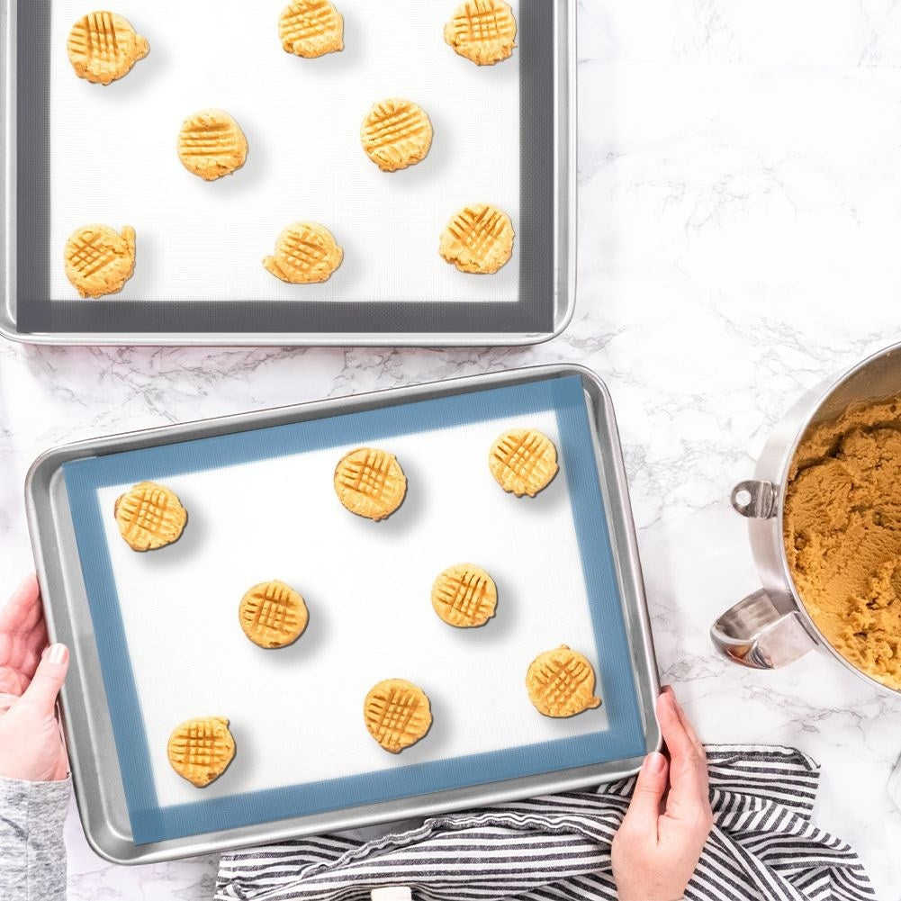 Silicone baking mat: Space-saving and minimal flour use
