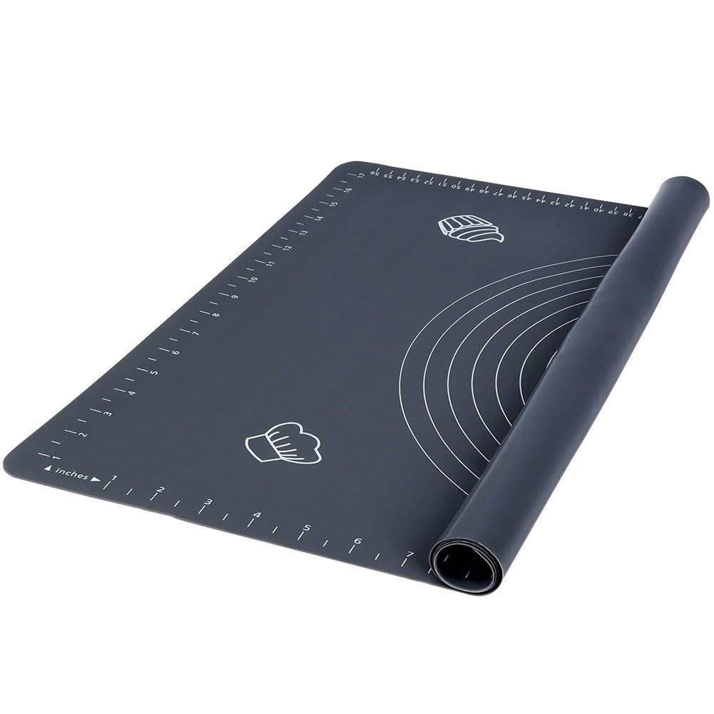 Silicone baking mat: minimal flour, space-saving, rollable