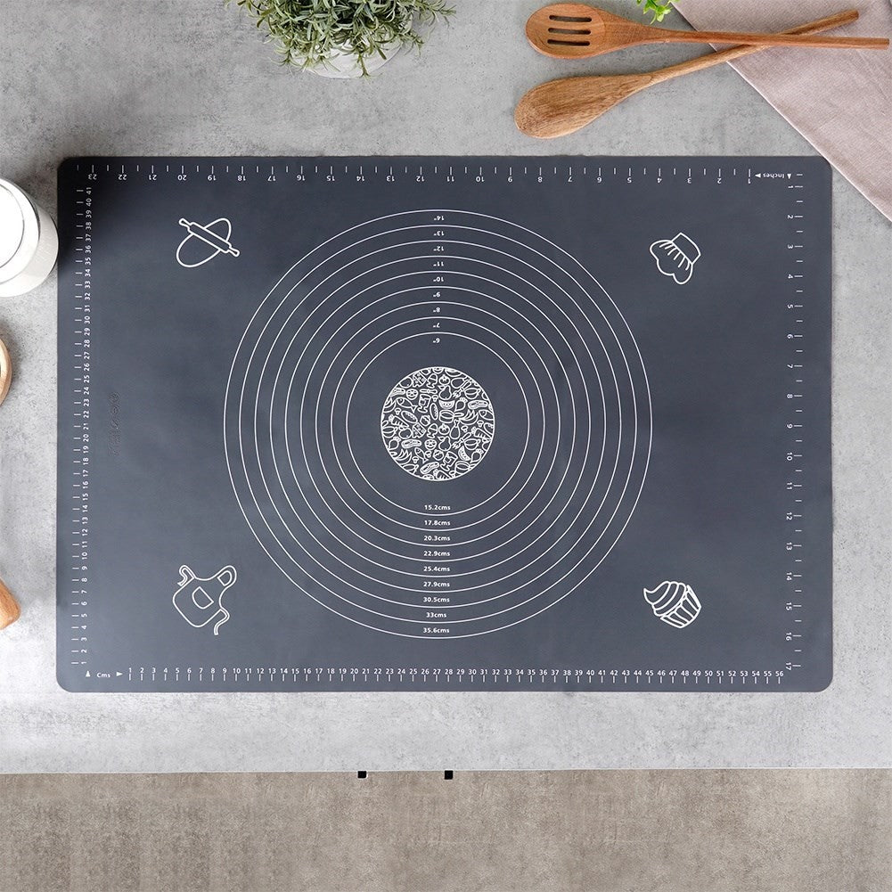 Silicone baking mat: minimal flour, space-saving, rollable