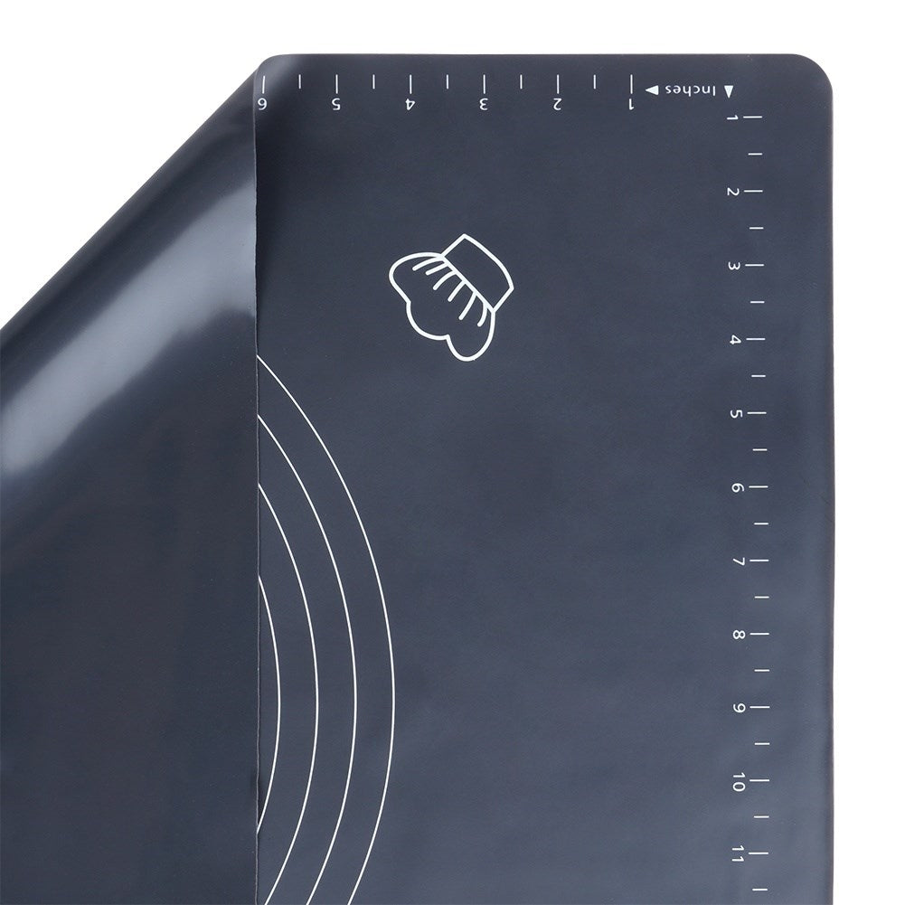 Silicone baking mat: minimal flour, space-saving, rollable