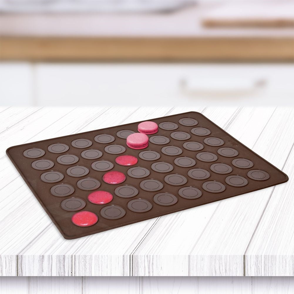 Silicone baking mold for French macarons - two sizes