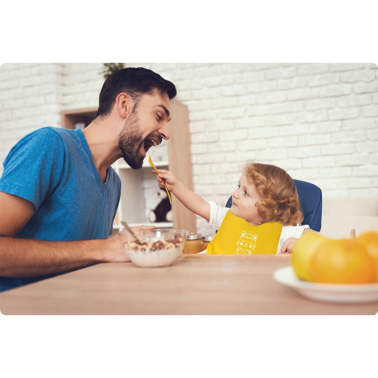 Silicone bib for feeding Ricokids yellow
