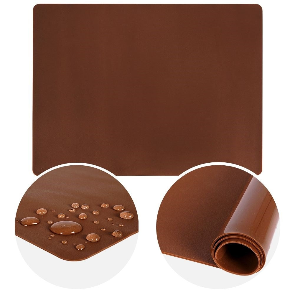 Silicone mat: Minimal flour, space saving, easy storage