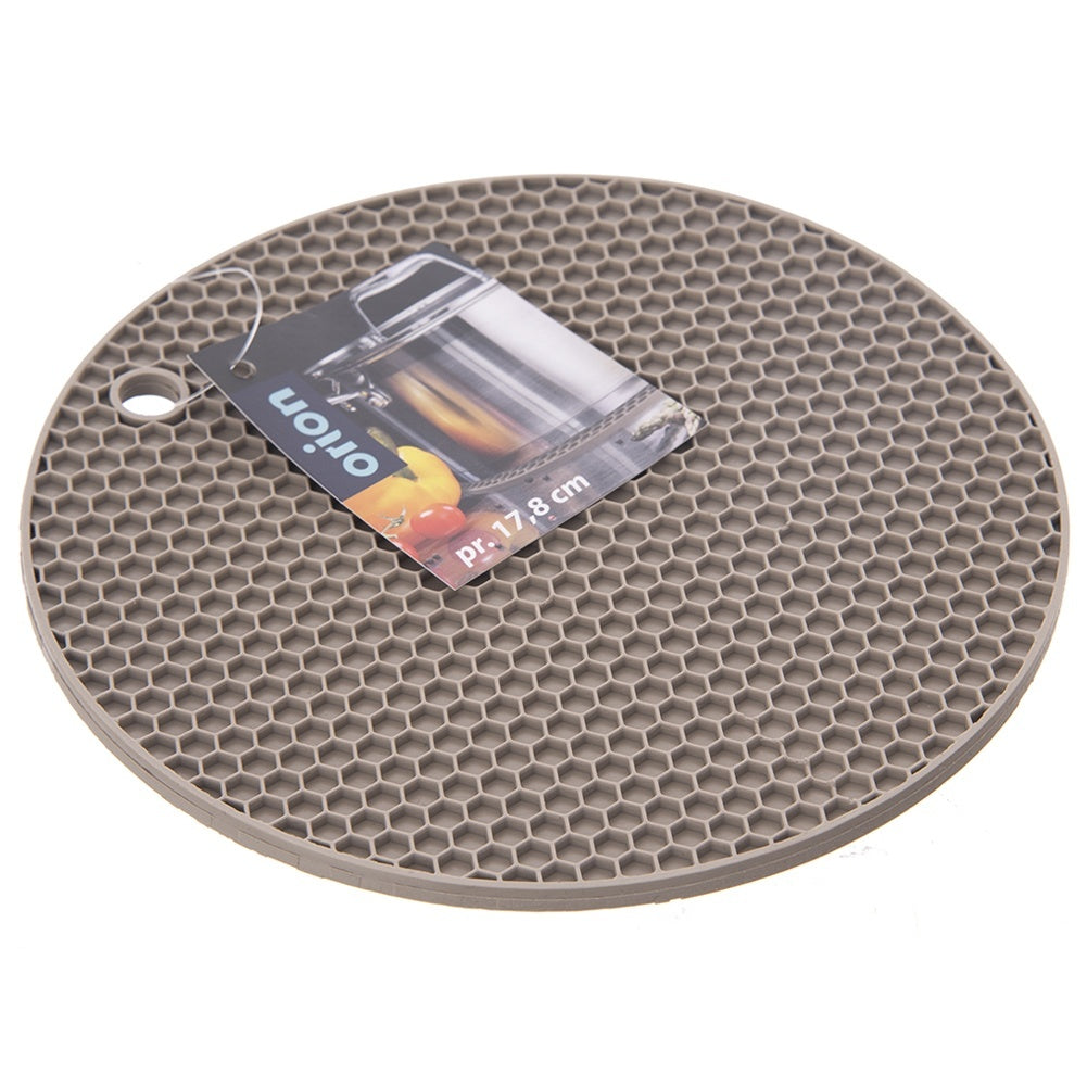 Silicone mat: Protection for hot pots and kitchen counters