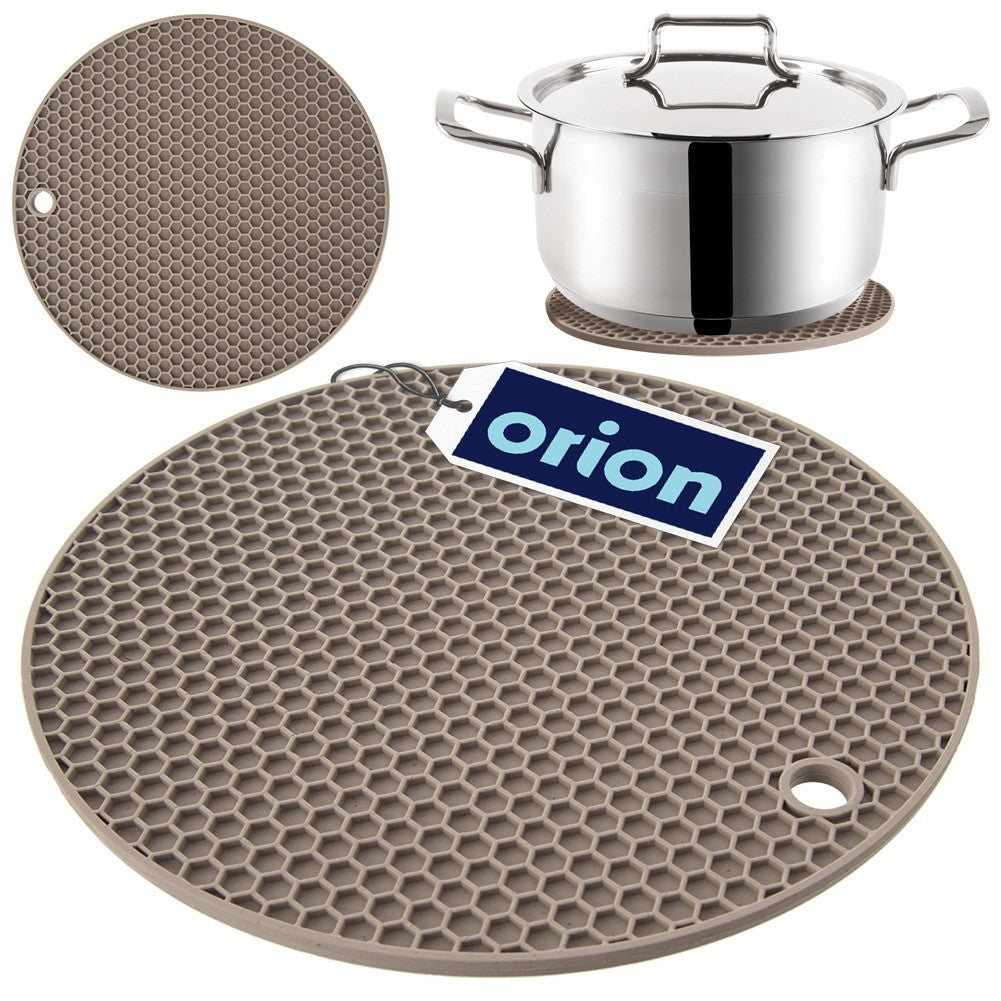 Silicone mat: Protection for hot pots and kitchen counters