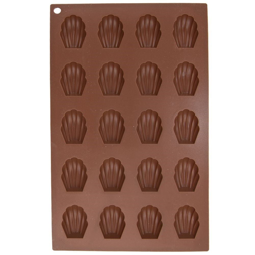 Silicone mold: Flexible and space-saving for brittle cakes