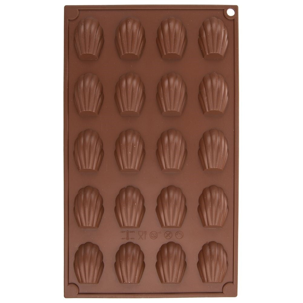 Silicone mold: Flexible and space-saving for brittle cakes