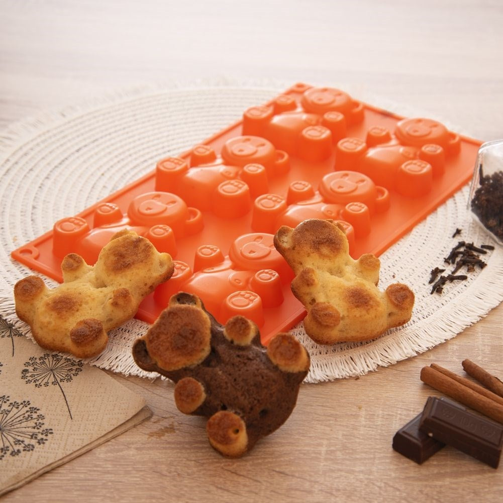 Silicone mold for easy bear-shaped cake baking