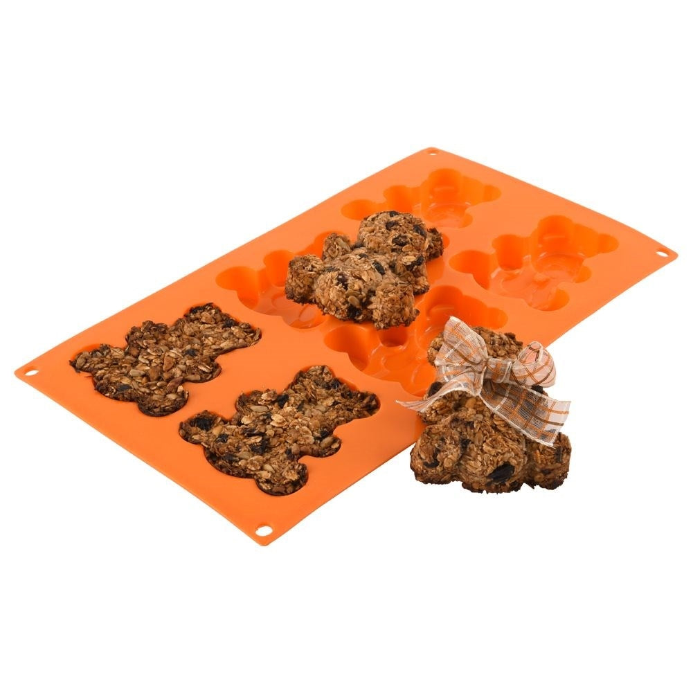 Silicone mold for easy bear-shaped cake baking