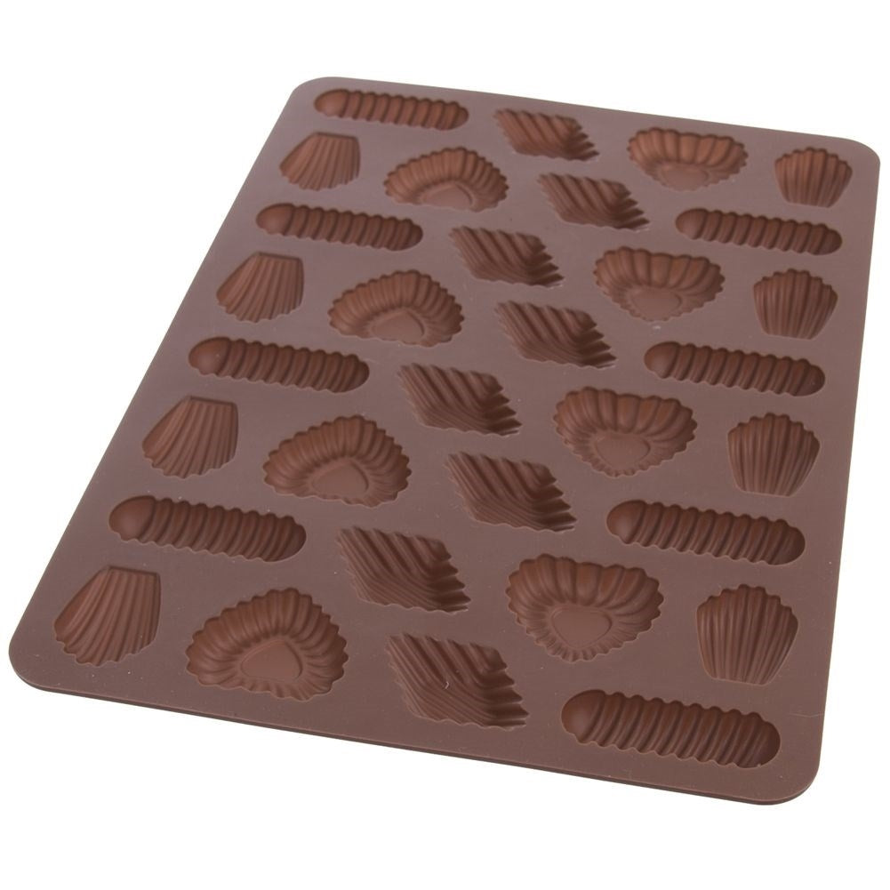 Silicone mould: Perfect for crisp cakes and even baking
