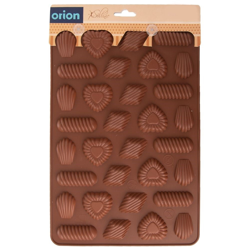Silicone mould: Perfect for crisp cakes and even baking