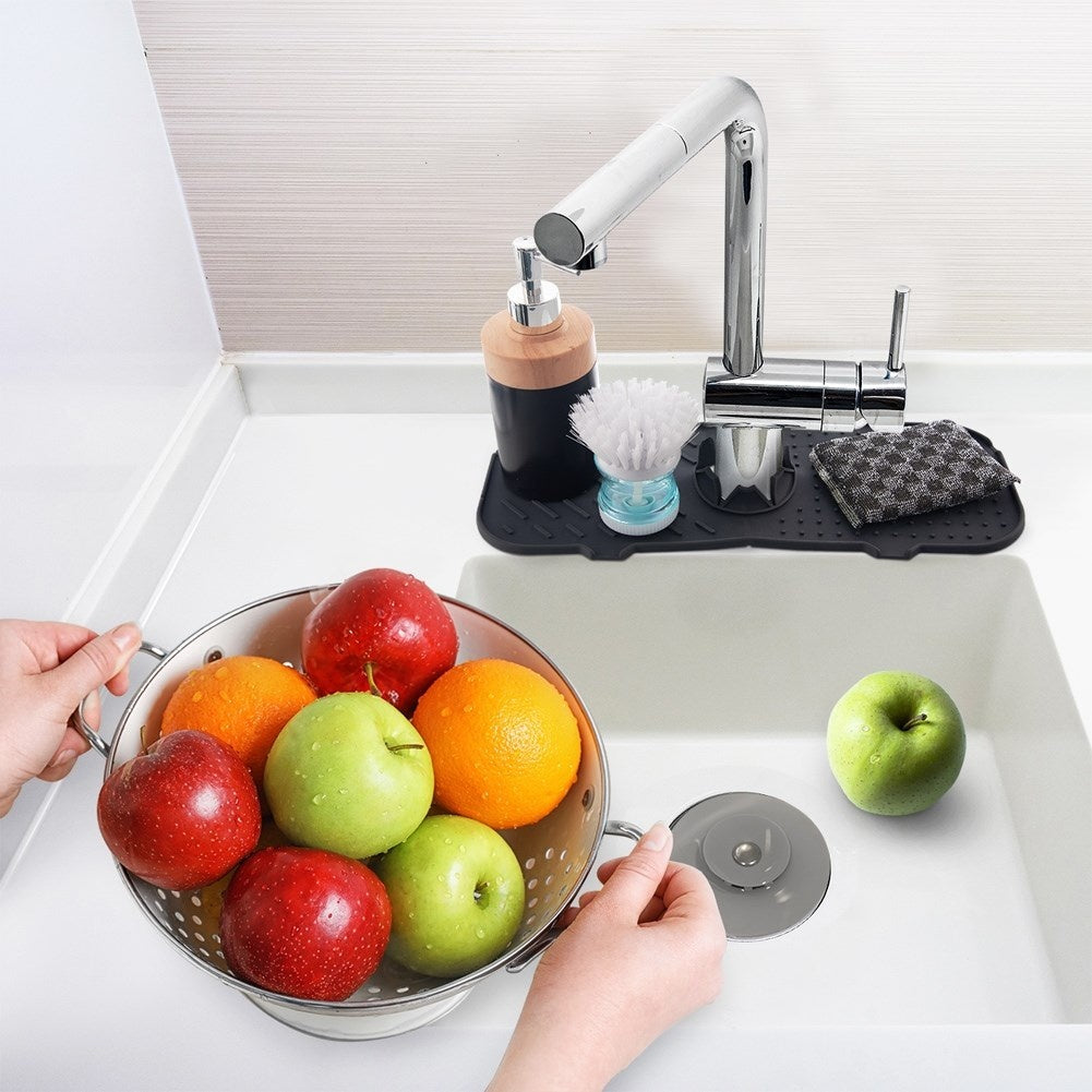 Silicone sink mat: protection against moisture and practical underlay