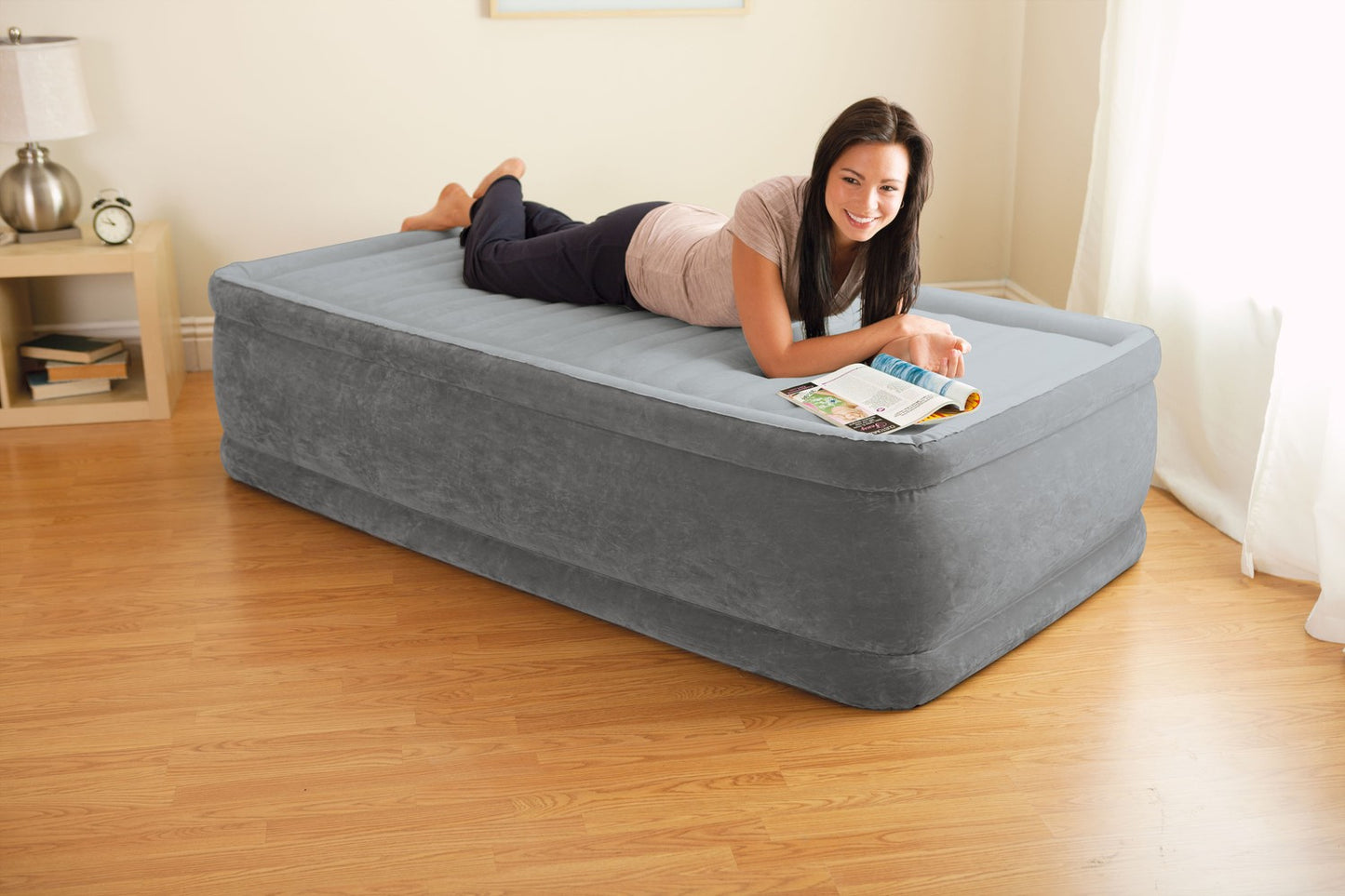 Single Air Mattress with Pump, 191x99 cm