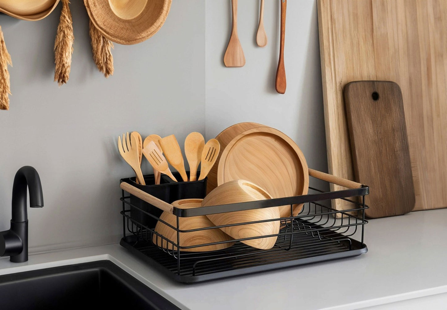 Single-tier dish drying rack, drainer with wooden handles, tray, black