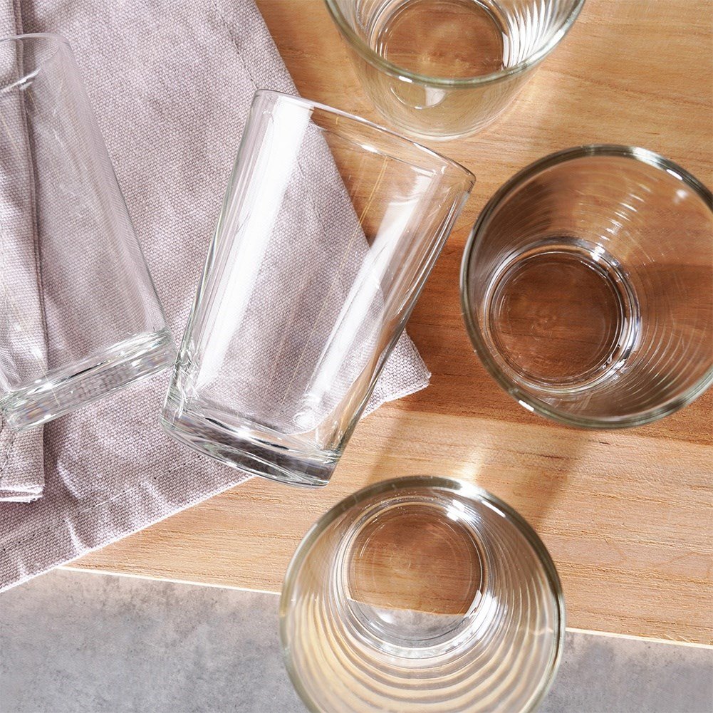 Six glasses 200 ml: Thick, clear glass for drinks