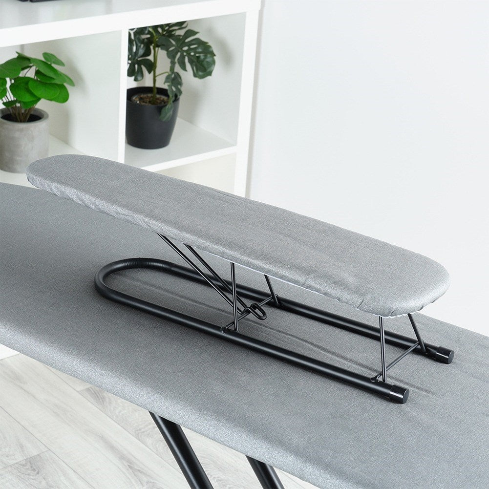 Small and practical ironing board for easy sleeve ironing