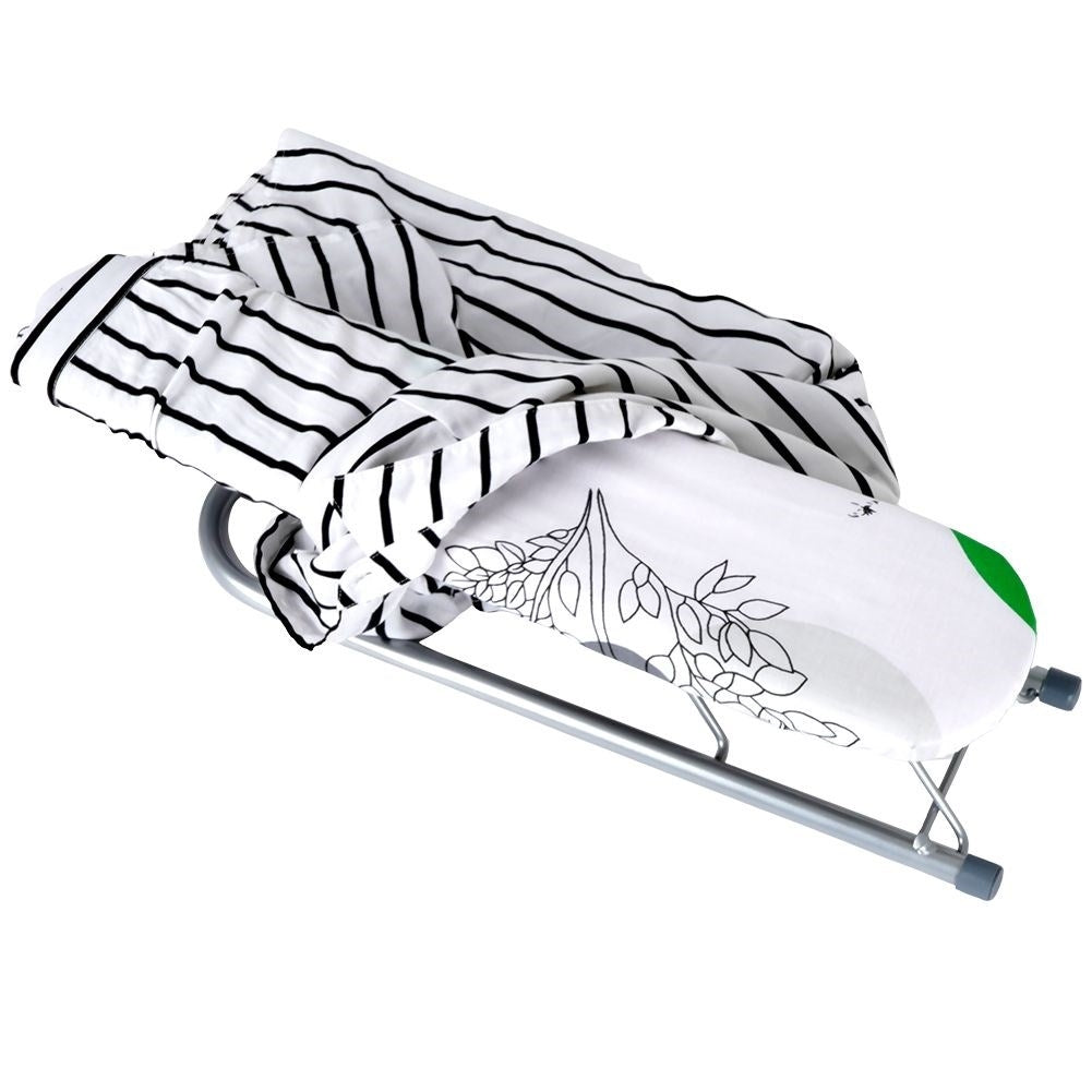 Small and practical ironing board for sleeves
