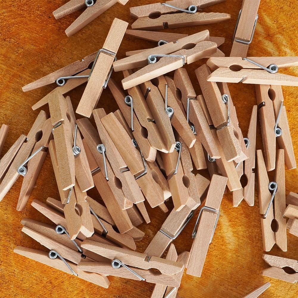 Small clips 4.5 cm in pine for photos and postcards