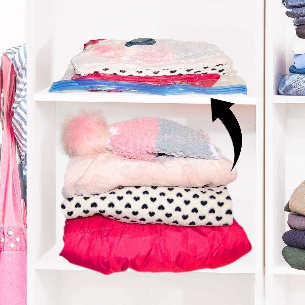 Space-saving vacuum bag for clothes and bedding
