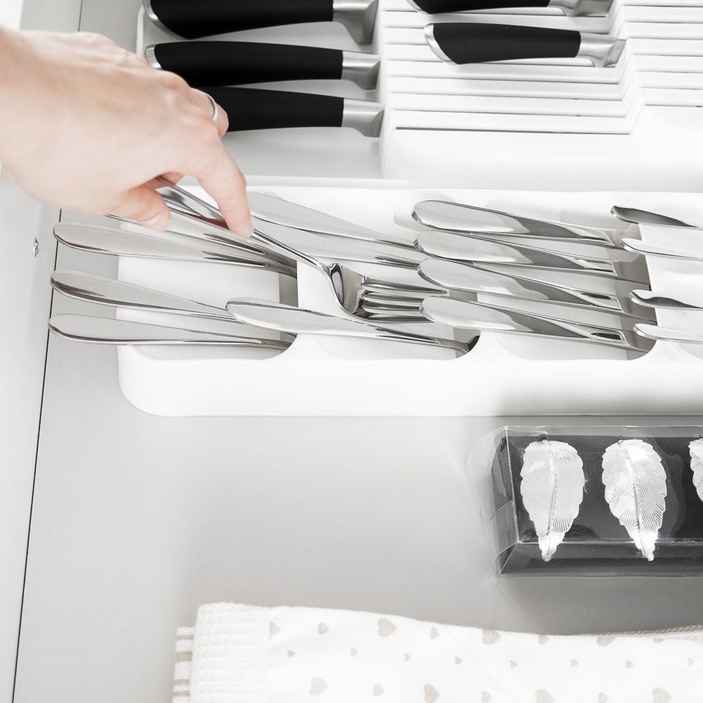 Spacious and durable cutlery box with smart design