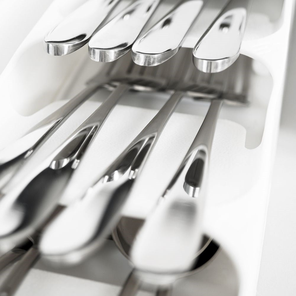 Spacious and durable cutlery box with smart design