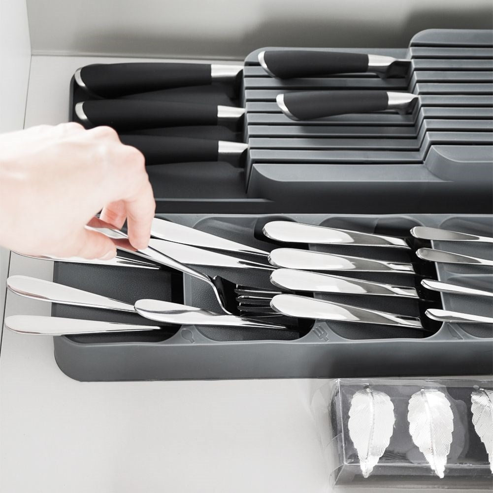 Spacious and practical cutlery box in durable material