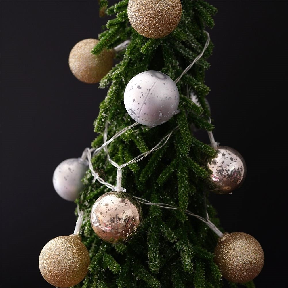 Sparkling champagne balls: matte, glittery & shiny
