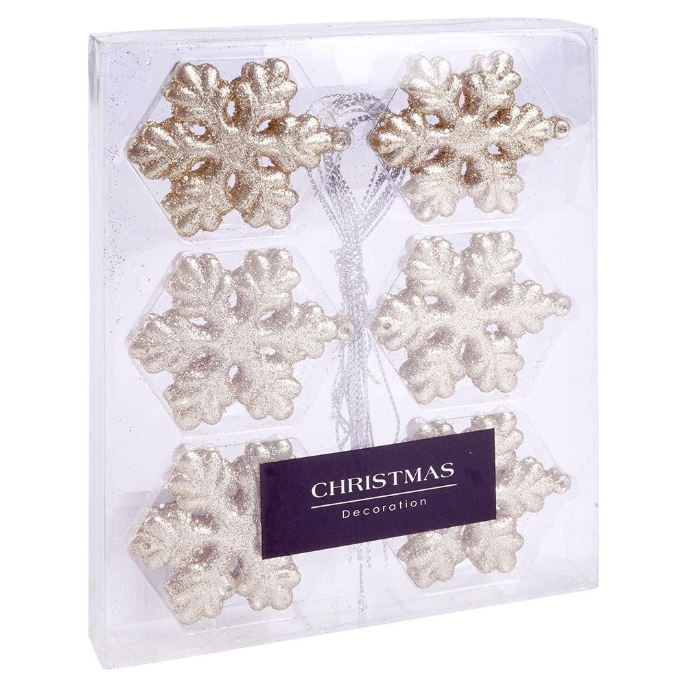 Sparkling snowflakes: 12 acrylic balls for elegant Christmas tree