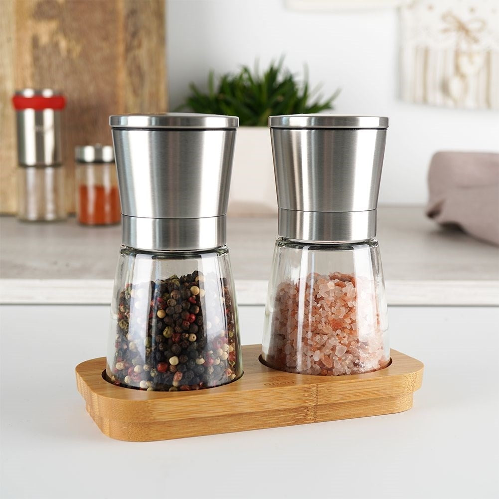 Spice grinder set with bamboo stand and ceramic mechanism