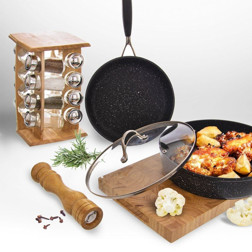 Spice set with rotating holder and 16 jars