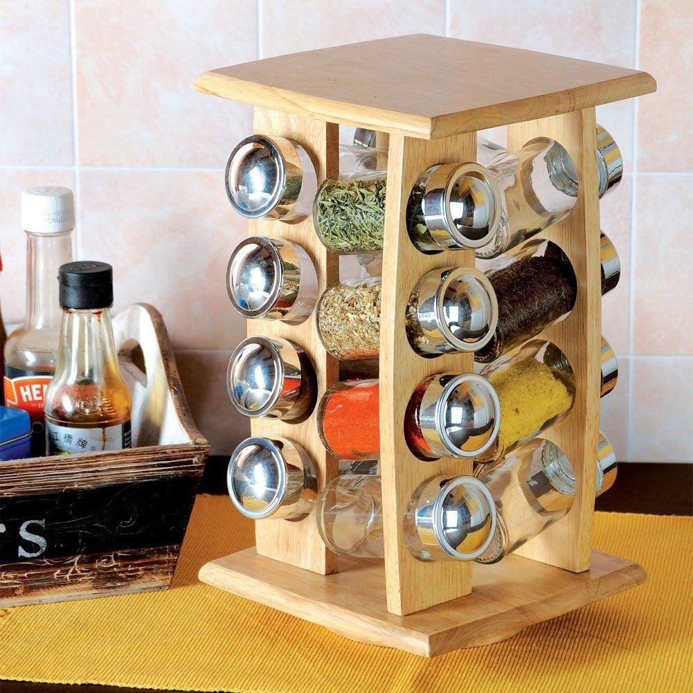 Spice set with rotating holder and 16 jars