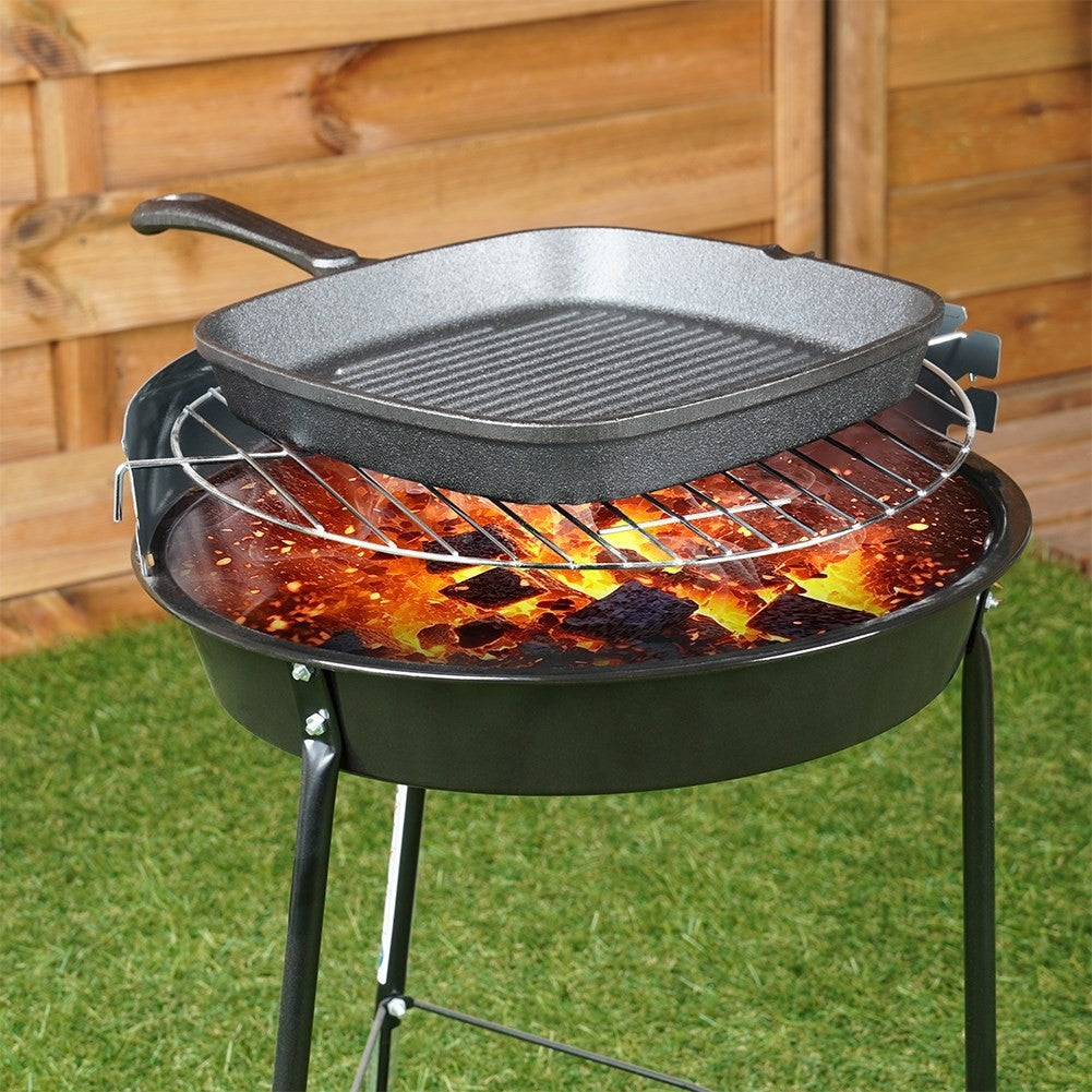 Square cast iron grill pan with grill base and silicone cover