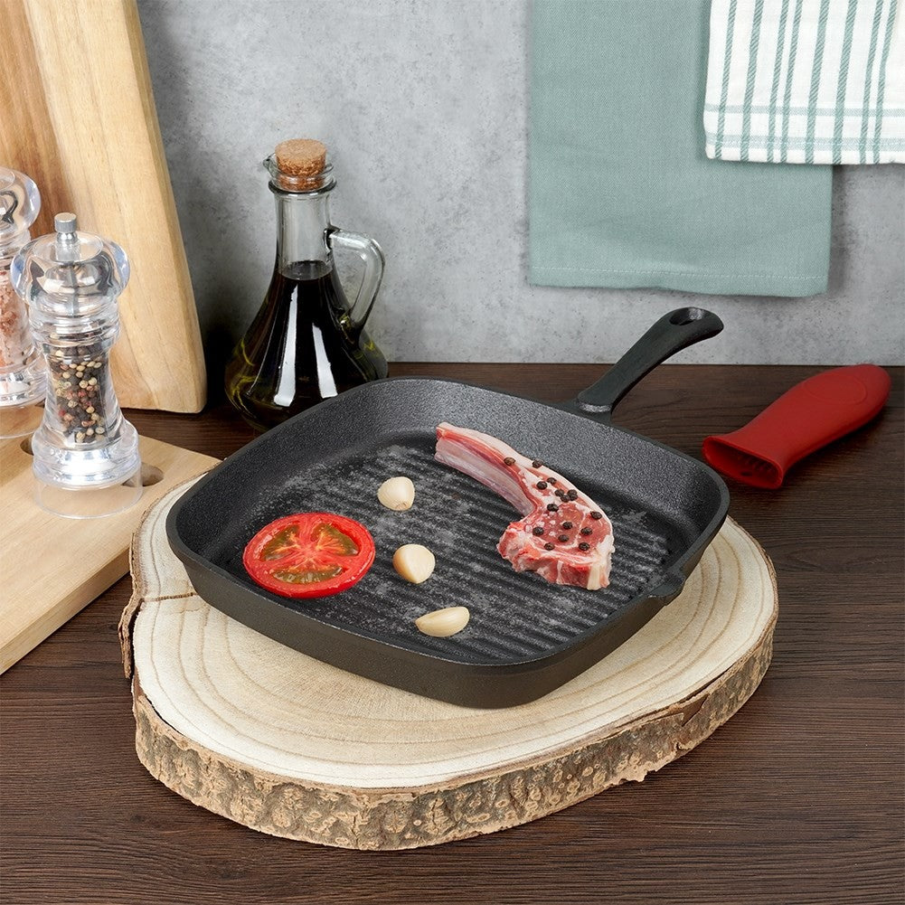 Square cast iron grill pan with grill base and silicone cover
