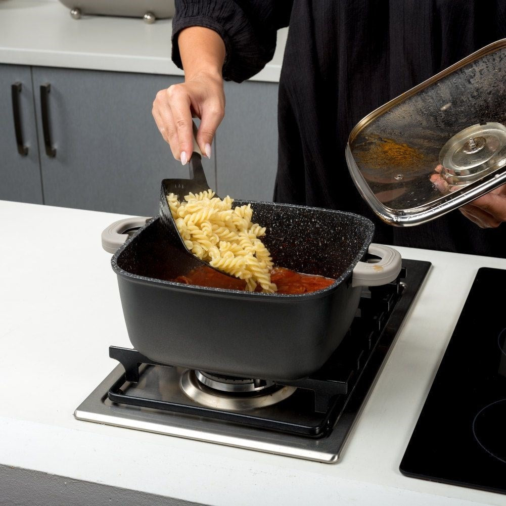 Square pot with five-layer non-stick granite coating