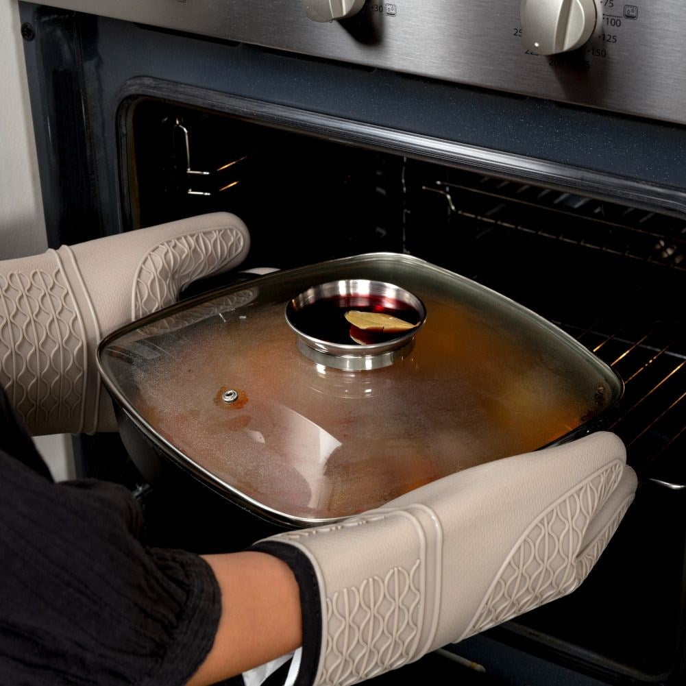 Square pot with five-layer non-stick granite coating