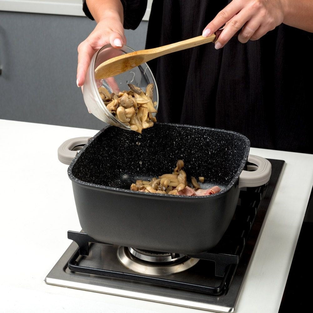 Square pot with five-layer non-stick granite coating