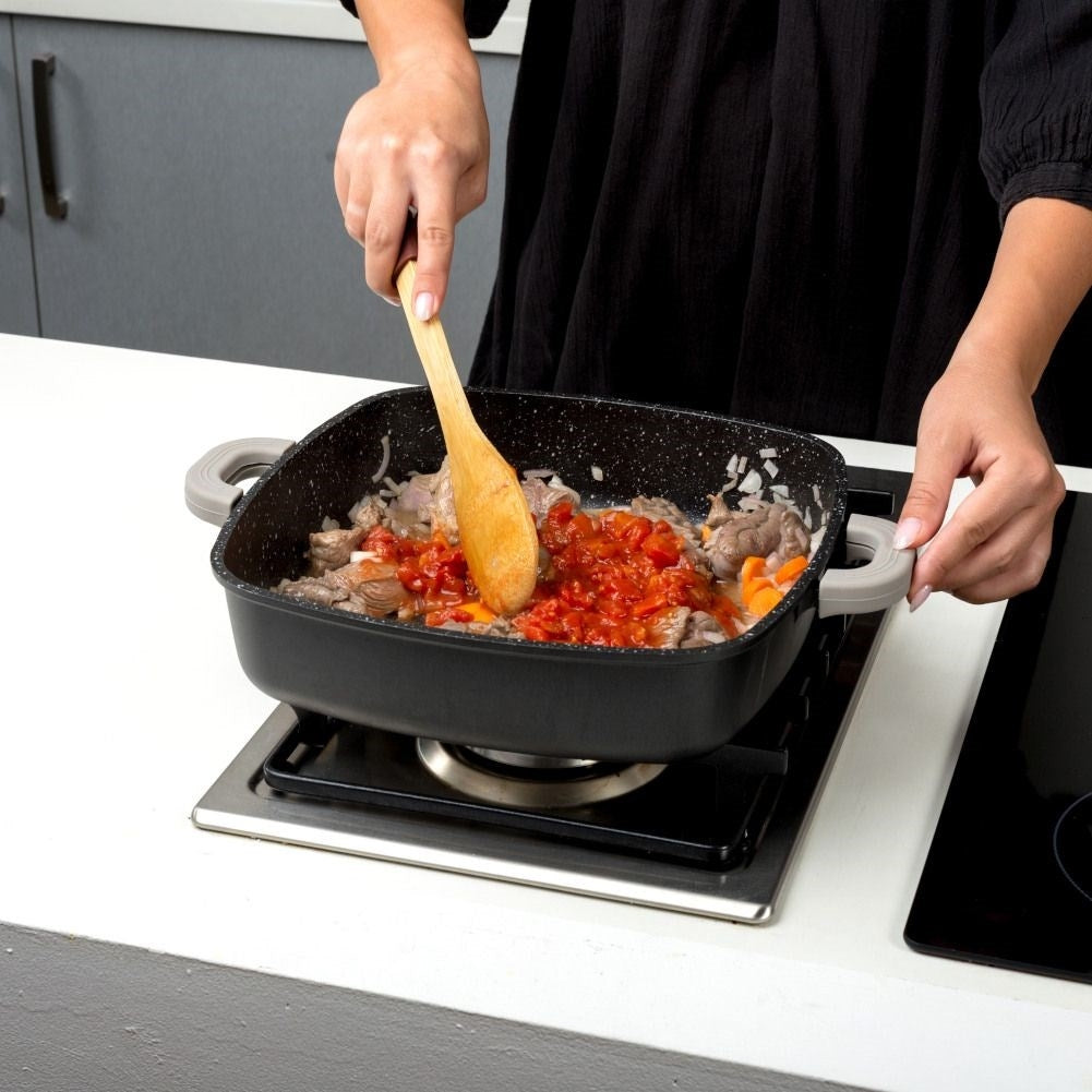Square pot with five-layer non-stick granite coating