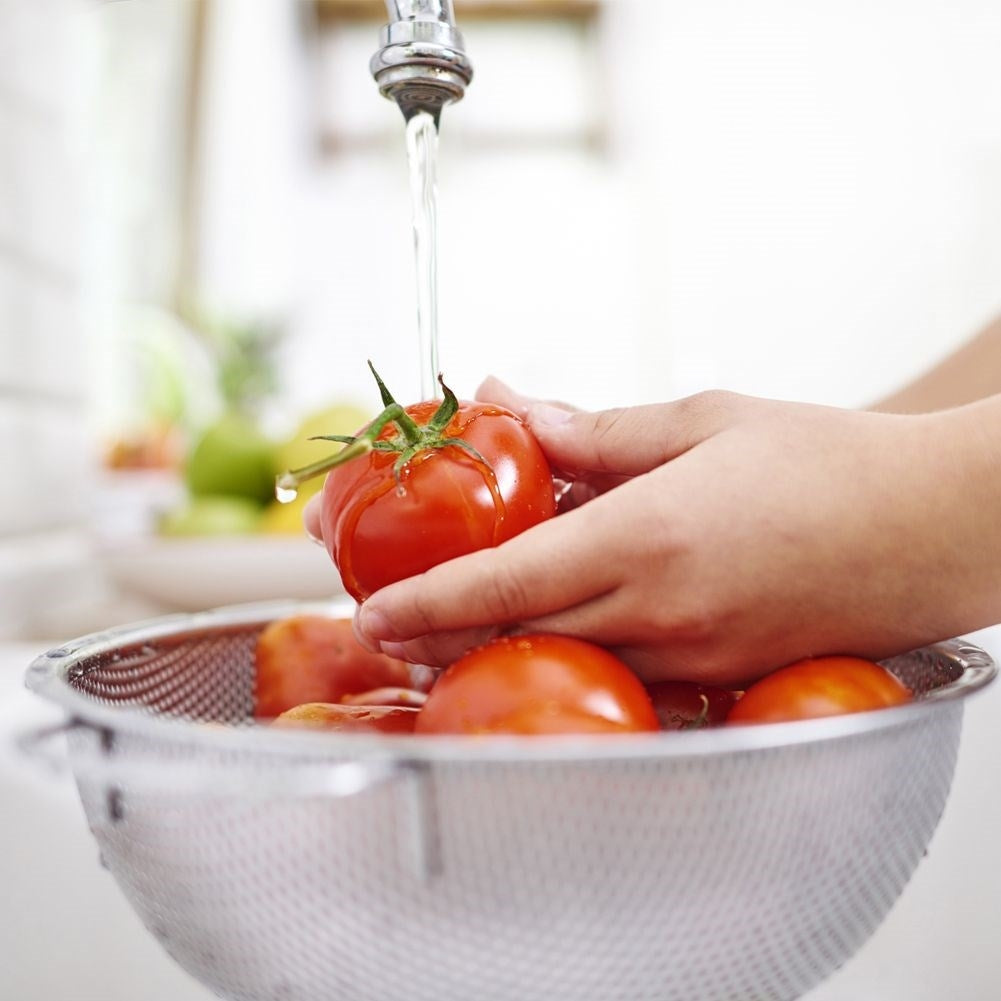 Stainless Steel Kitchen Colander with Handle - Perfect for Straining & Washing