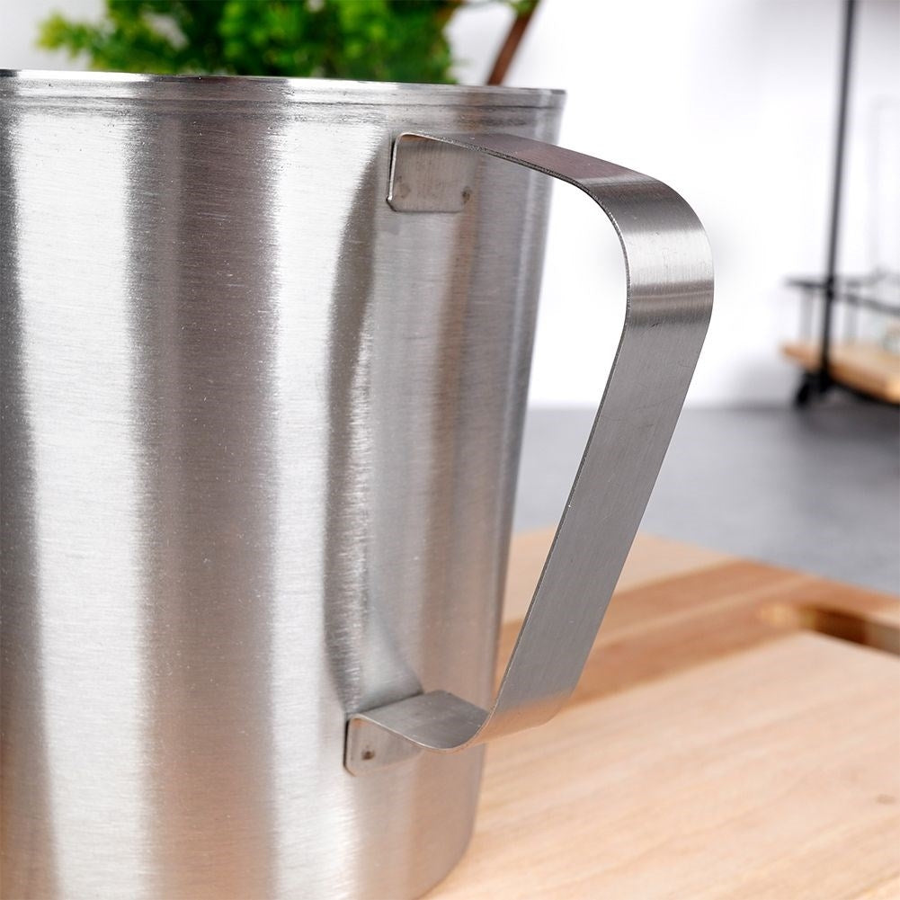 Stainless Steel Measuring Jug with Ergonomic Handle and Spout
