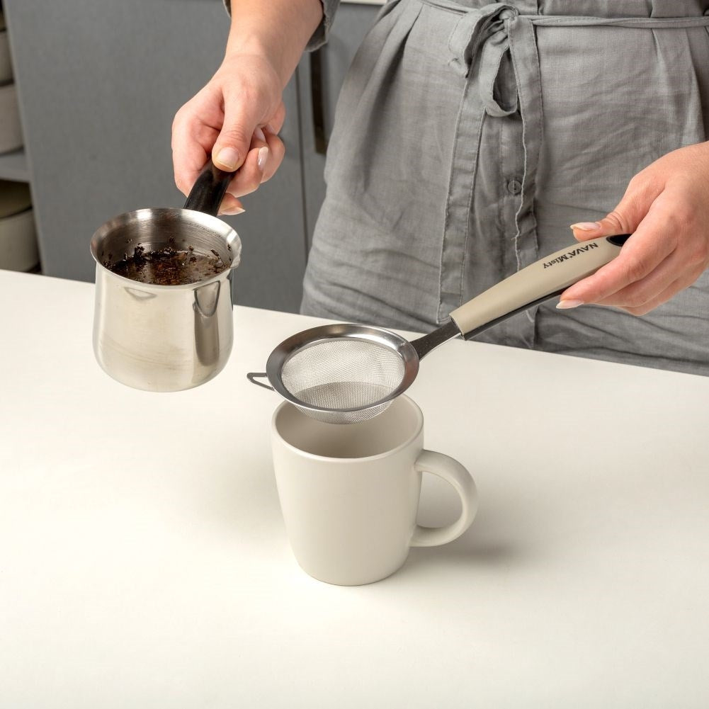 Stainless steel colander: Strain tea, powder desserts, fresh juice