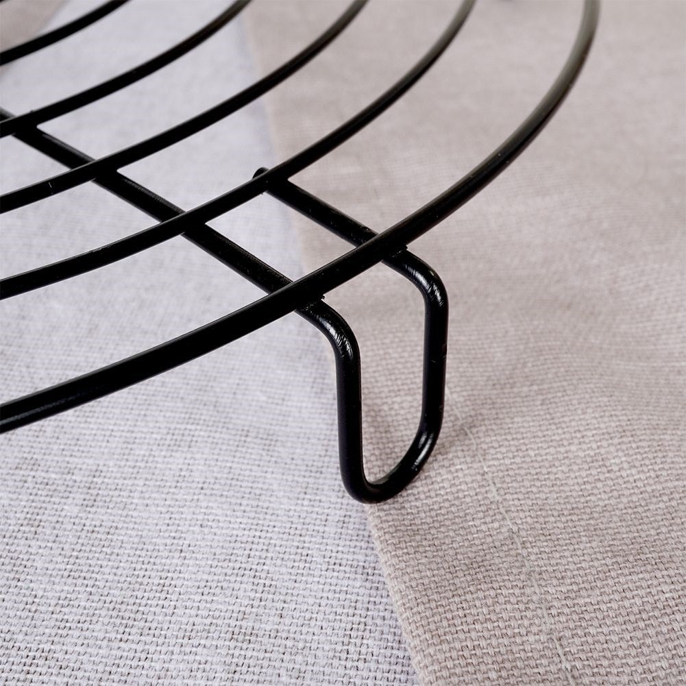 Stainless steel cooling and icing rack for cakes and tarts