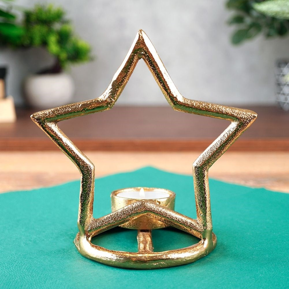 Star-shaped candle holder in aluminum for tealights