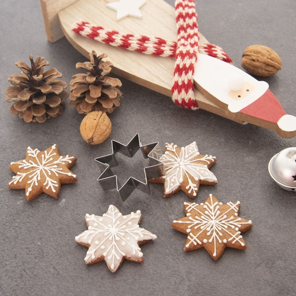 Star-shaped cookie tin in stainless steel for perfect gingerbread cookies