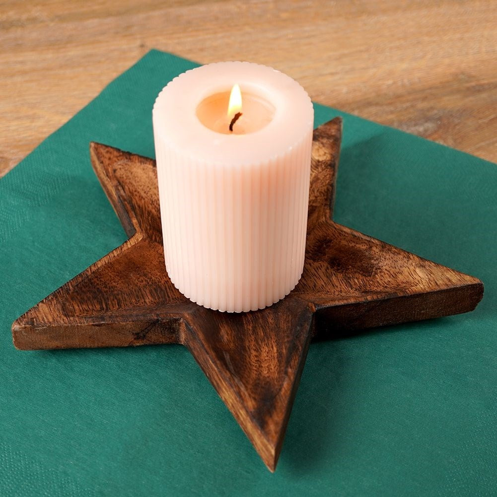 Star-shaped mango wood tray for arrangements and candles