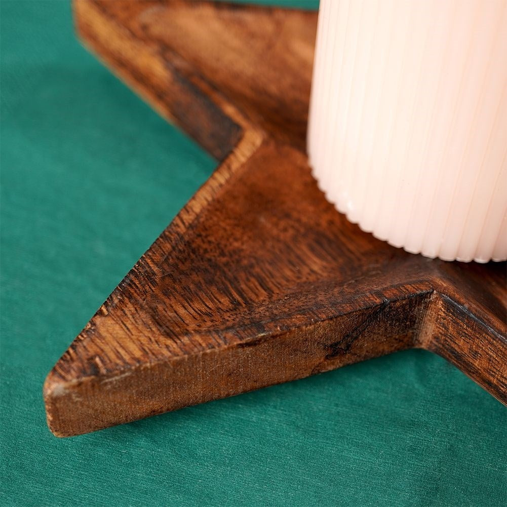 Star-shaped mango wood tray for arrangements and candles