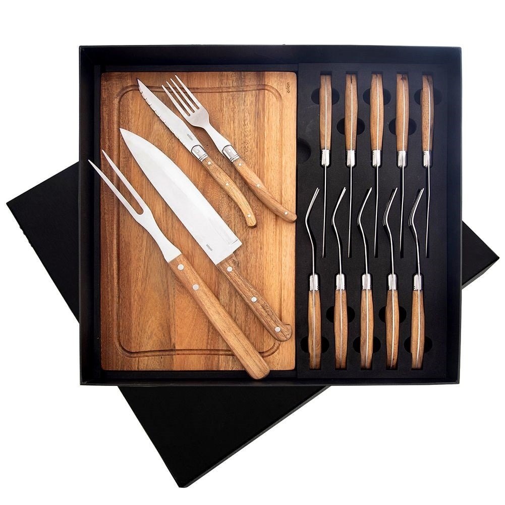 Steak and burger cutlery with wooden board for 6 people